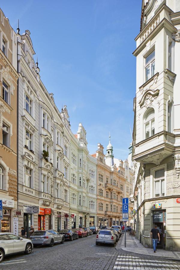 Days - Lavish In The Old Town - Balcony Apartment *